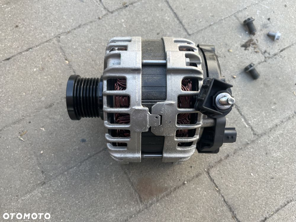 Alternator 1.0 TCE Renault Clio V LIFT 231002175R - 1