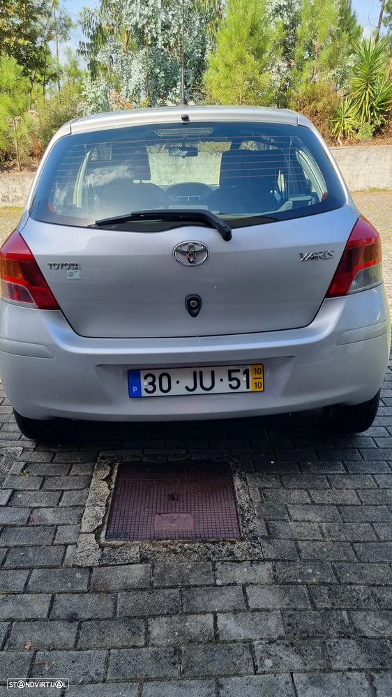 Toyota Yaris 1.0 VVT-i AC Manual+VSC - 17