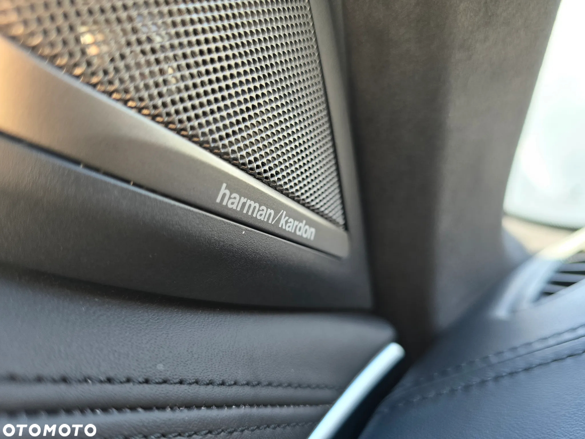 BMW Seria 5 M550i xDrive - 33