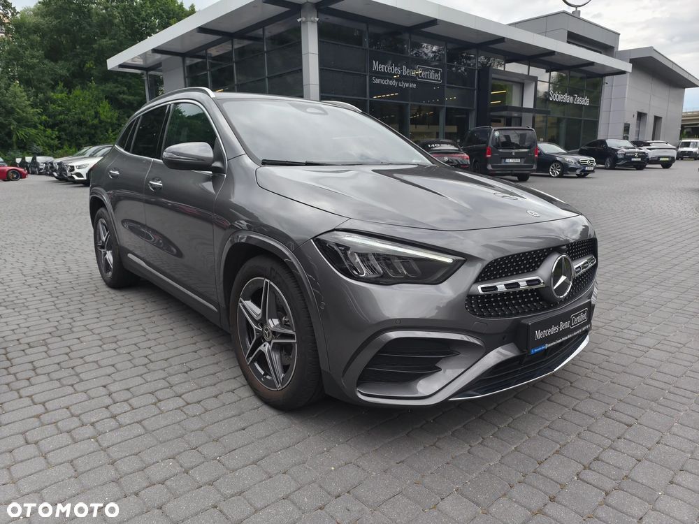 Mercedes-Benz GLA 200 AMG Line - 3