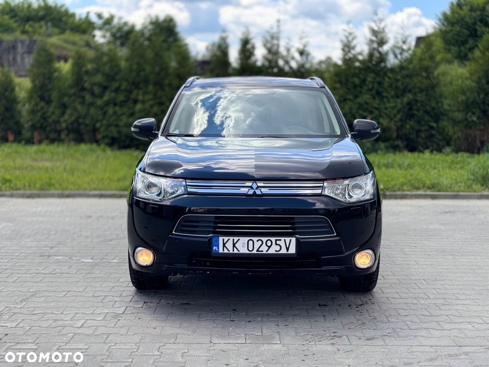 Mitsubishi Outlander - 1