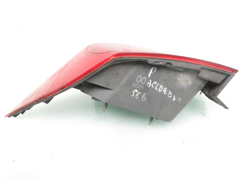 LAMPA PRAWA TYLNA HONDA ACCORD VII - 8