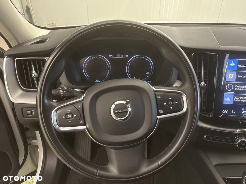 Volvo XC 60 B4 B Momentum Pro - 13