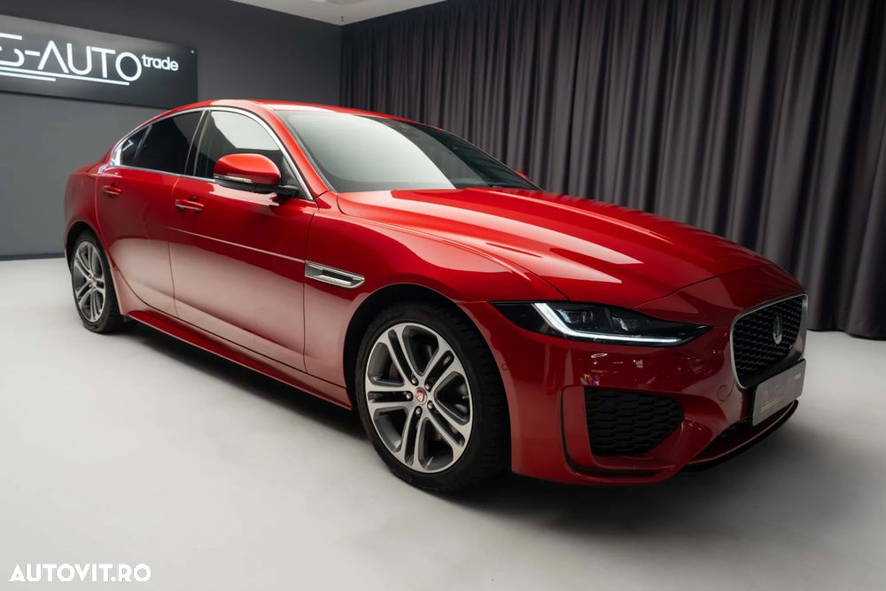 Jaguar XE 2.0 AWD Portfolio - 2