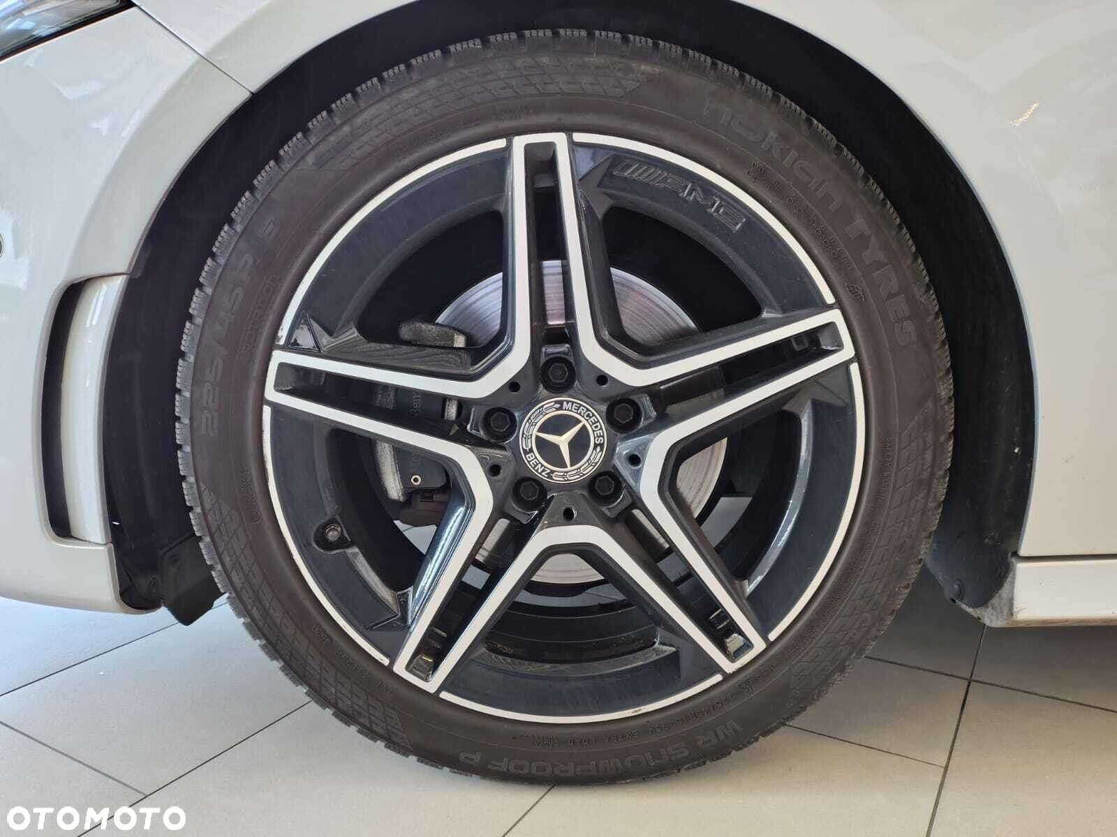 Mercedes-Benz Klasa A 200 AMG Line 7G-DCT - 32