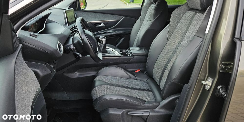 Peugeot 3008 HDi 115 Allure - 10