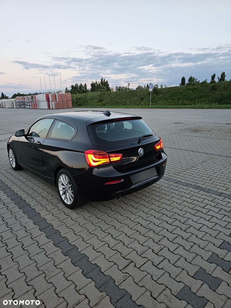 BMW Seria 1 116d EfficientDynamics Sport Line - 2