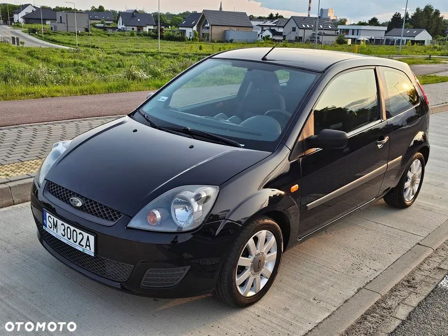 Ford Fiesta 1.3 Ambiente - 1