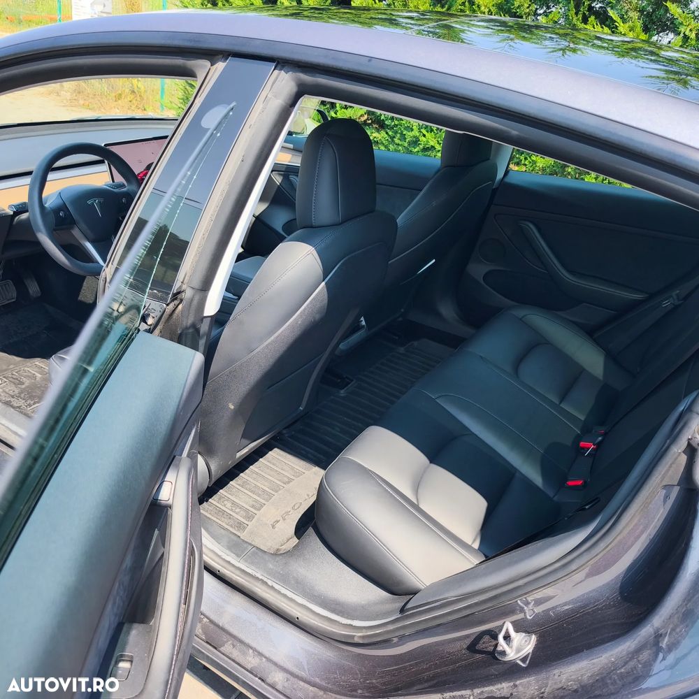 Tesla Model 3 - 6
