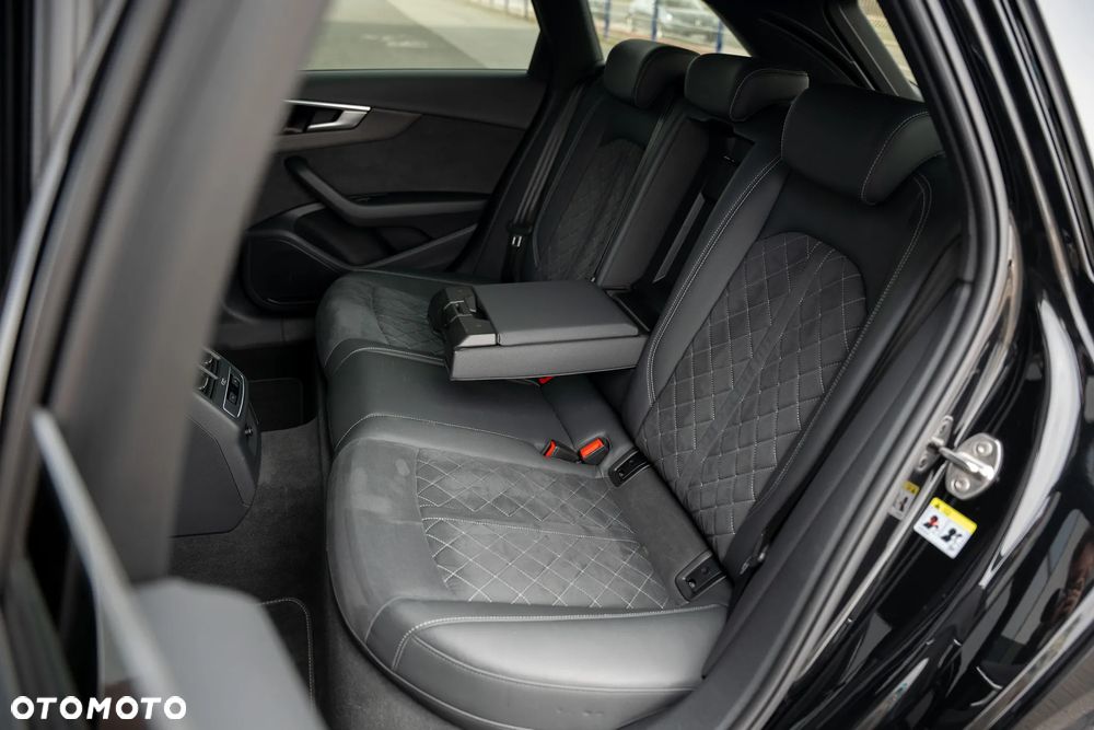 Audi A4 Avant 40 TFSI S tronic S line - 34