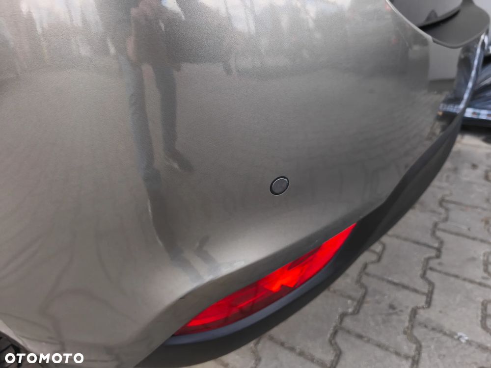 Kia Carens 1.6 GDI XL 7os EU6 - 21