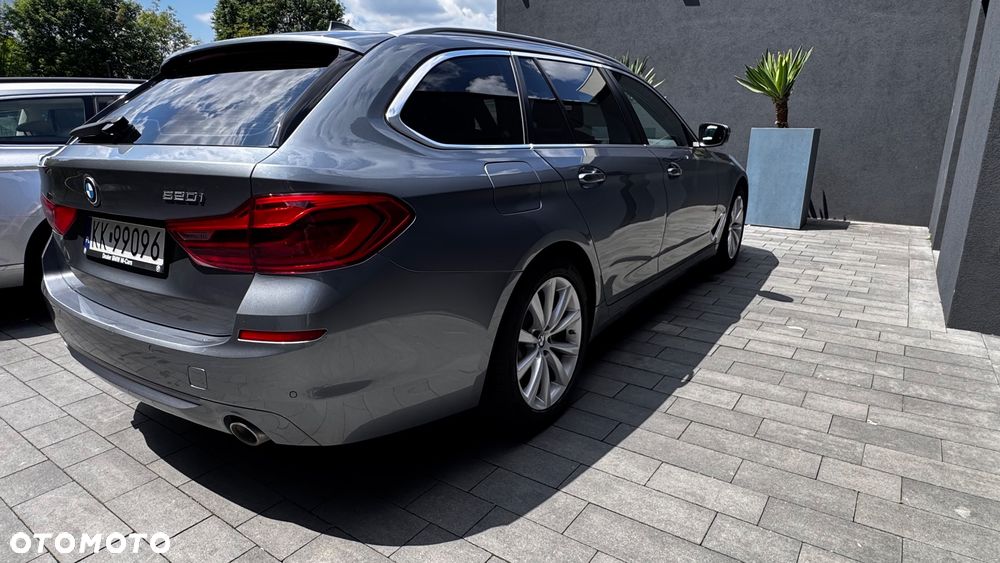 BMW Seria 5 520i - 9
