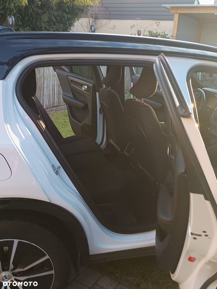 Volvo XC 40 D3 AWD Geartronic Momentum - 11