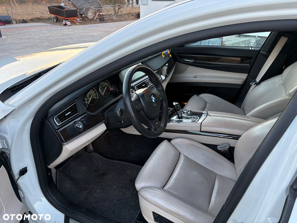 BMW Seria 7 750Li - 10