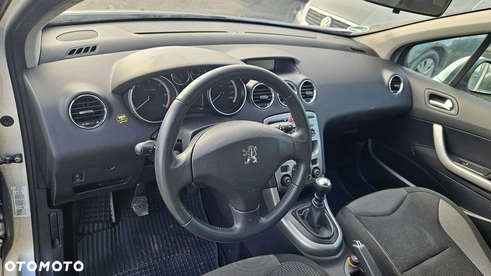 Peugeot 308 HDi FAP 110 Premium - 8