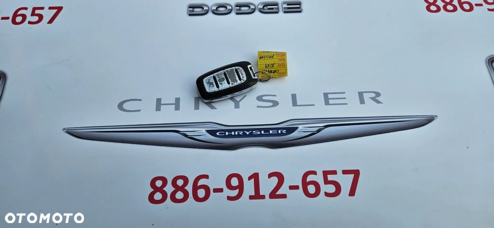 Chrysler Pacifica 2016- Kluczyk ORYGINALNY - 1