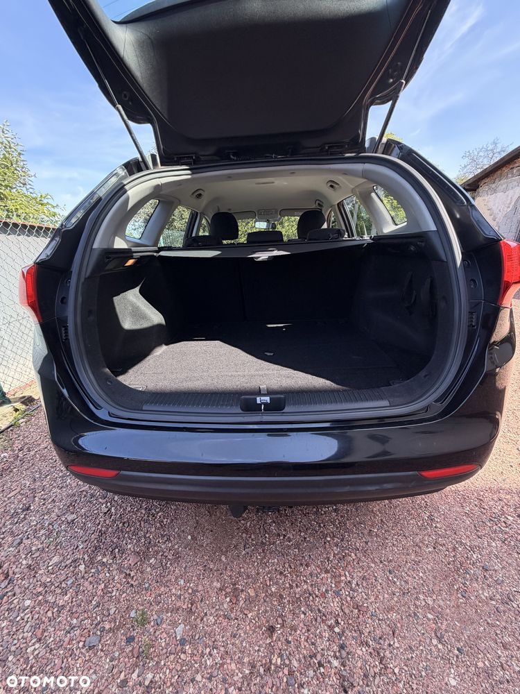 Kia Ceed - 8