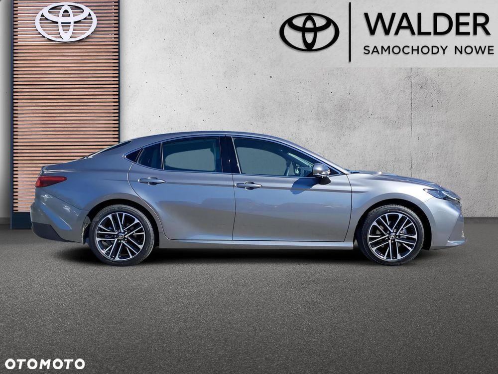 Toyota Camry 2.5 Hybrid Dynamic Force Executive e-CVT - 6