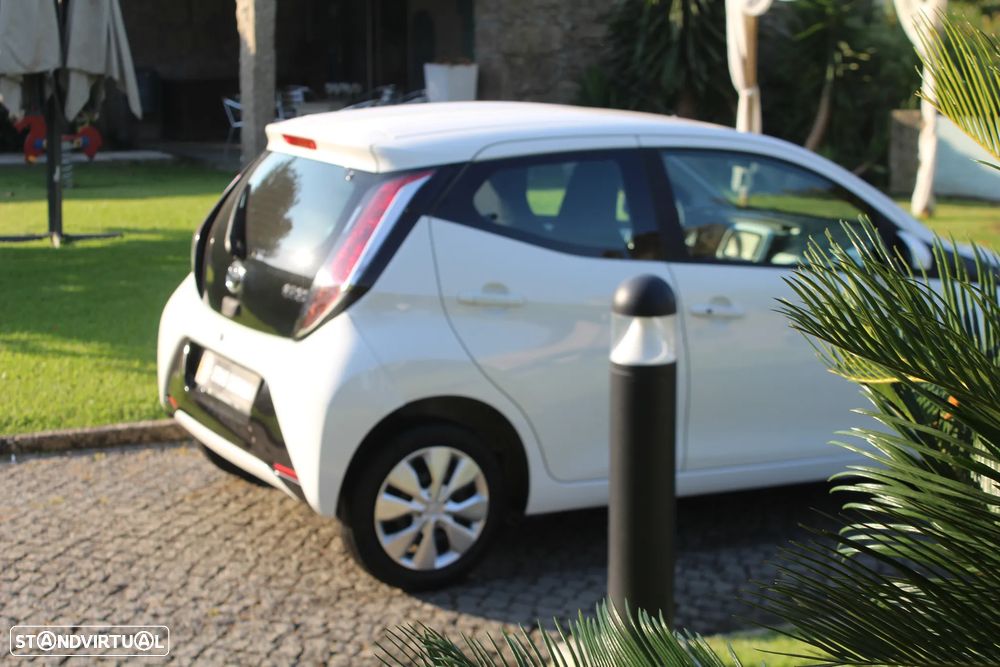 Toyota Aygo x-clusiv - 6