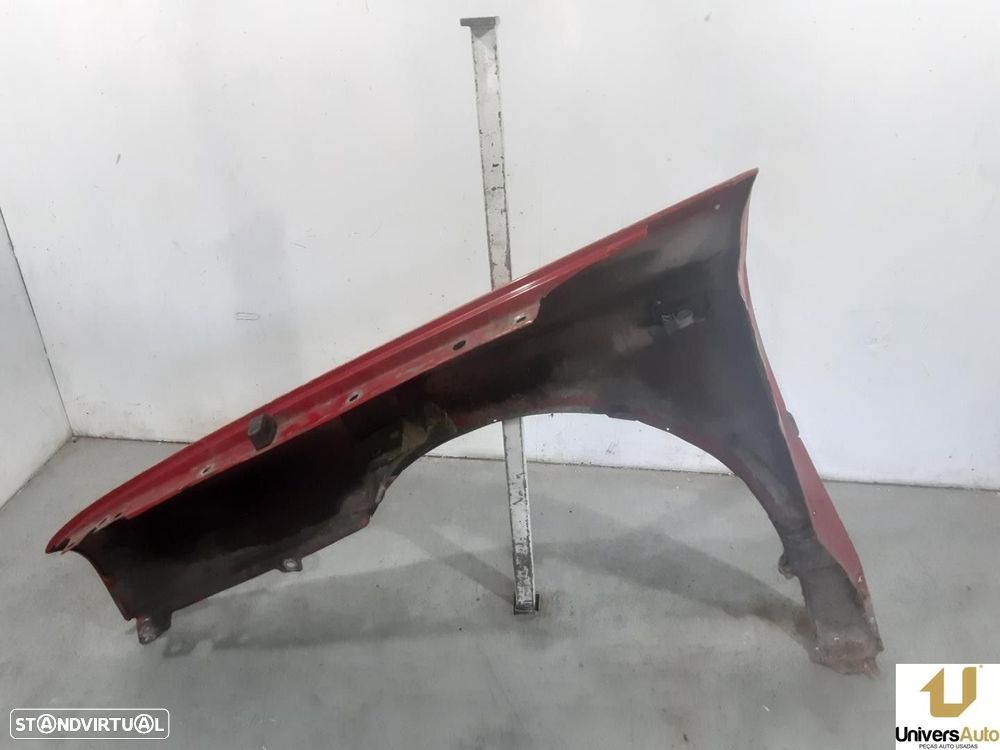 GUARDA-LAMAS FRONTAL DIREITO VOLKSWAGEN GOLF III 1998 -1H0821106 - 2