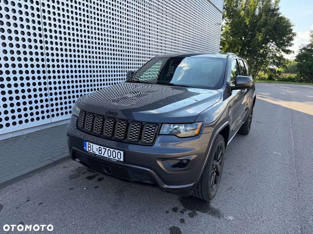 Jeep Grand Cherokee - 29