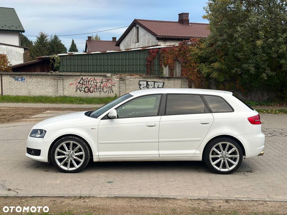 Audi A3 Sportback - 8
