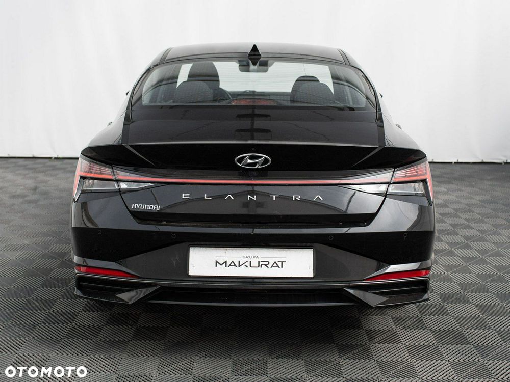 Hyundai Elantra 1.6 Executive CVT - 11