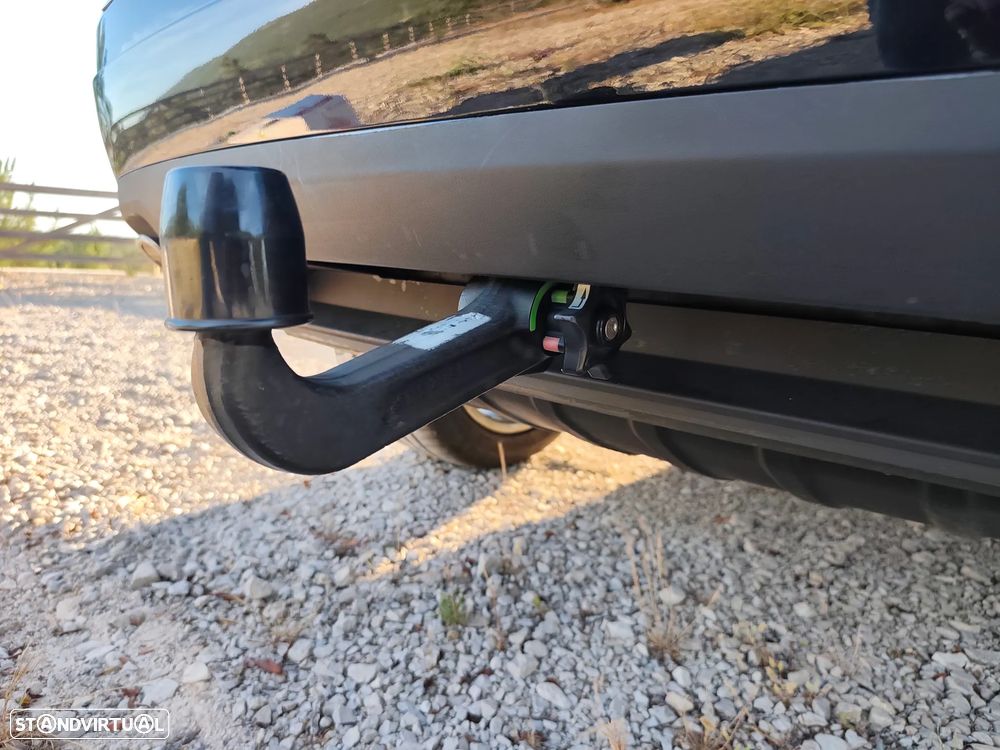 Volkswagen Touareg 3.0 TDI V6 Top Tiptronic — fotografia 16