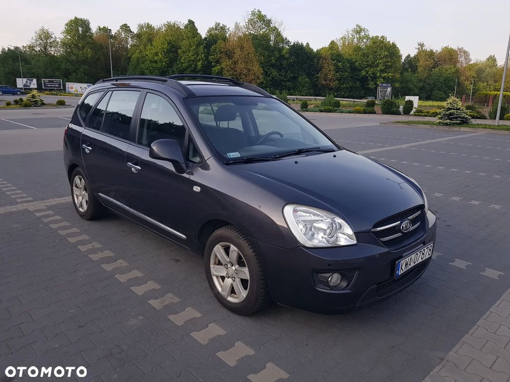 Kia Carens - 5