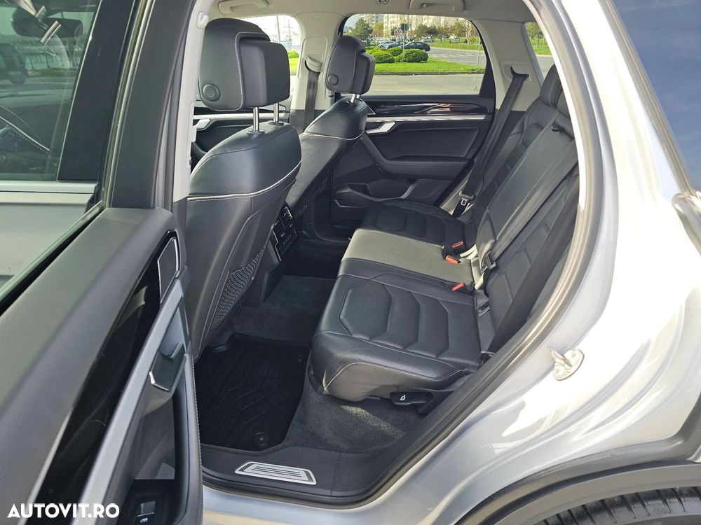 Volkswagen Touareg V6 TDI Elegance - 6