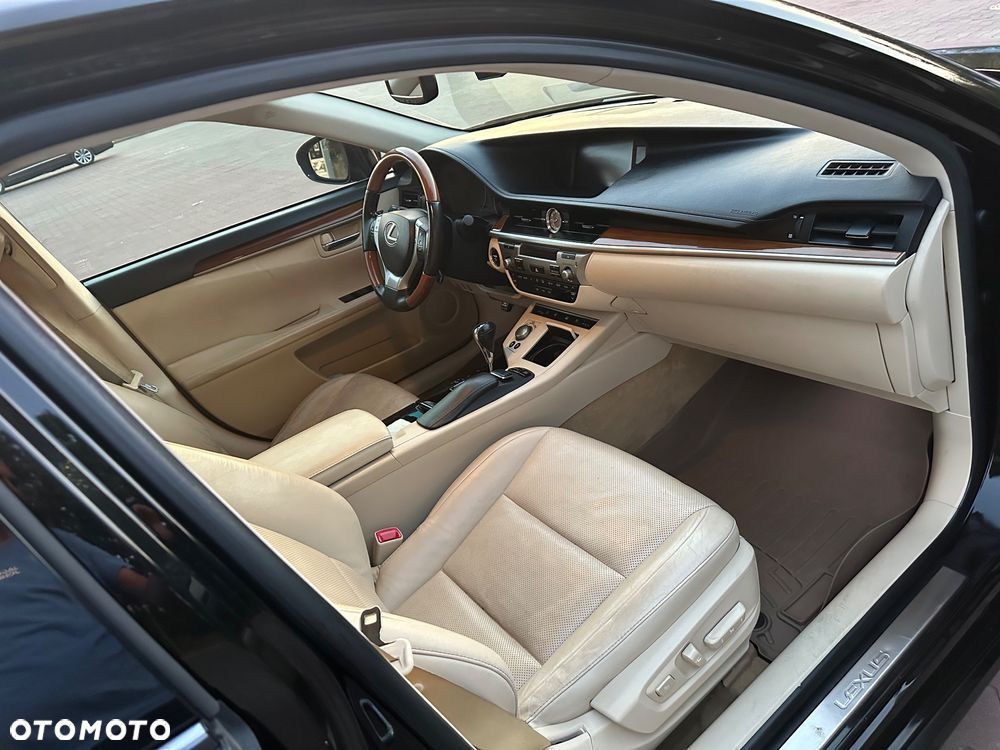 Lexus ES 300h Business Edition - 20