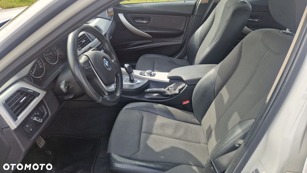 BMW Seria 3 318i - 9