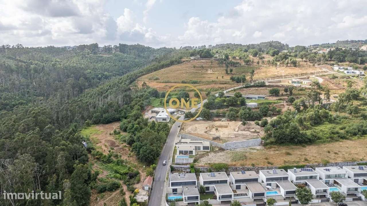 Terreno com Projeto Aprovado para Condominio Fechado de 4 moradias - Grande imagem: 2/13