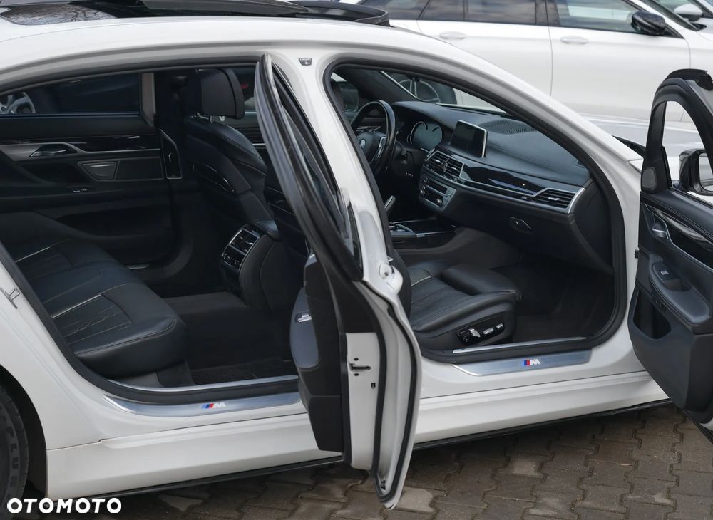 BMW Seria 7 750Li xDrive - 22