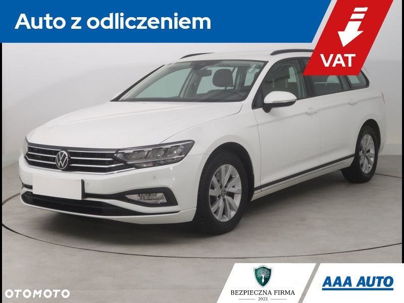 Volkswagen Passat - 1