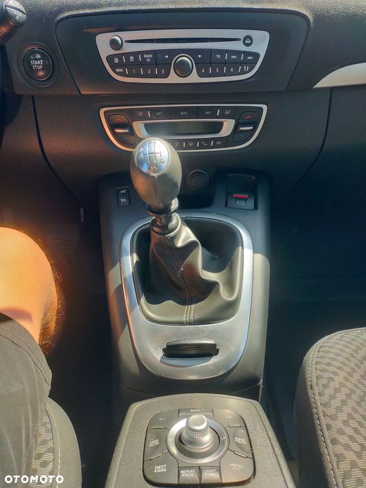 Renault Scenic 1.9 dCi Privilege - 9