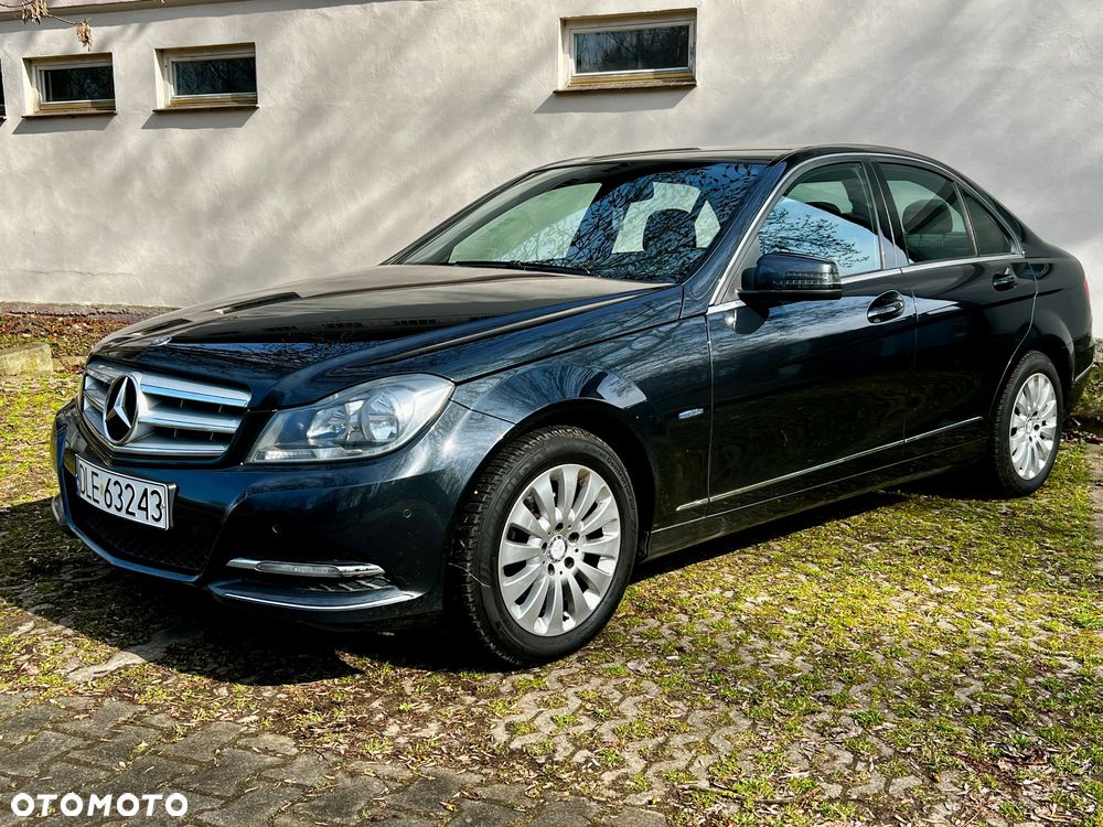 Mercedes-Benz Klasa C 180 CGI BlueEFFICIENCY Avantgarde - 1