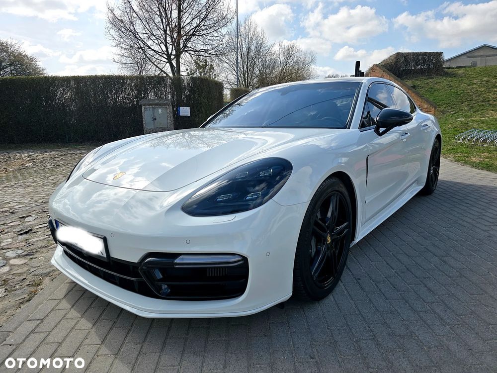 Porsche Panamera 4S - 33