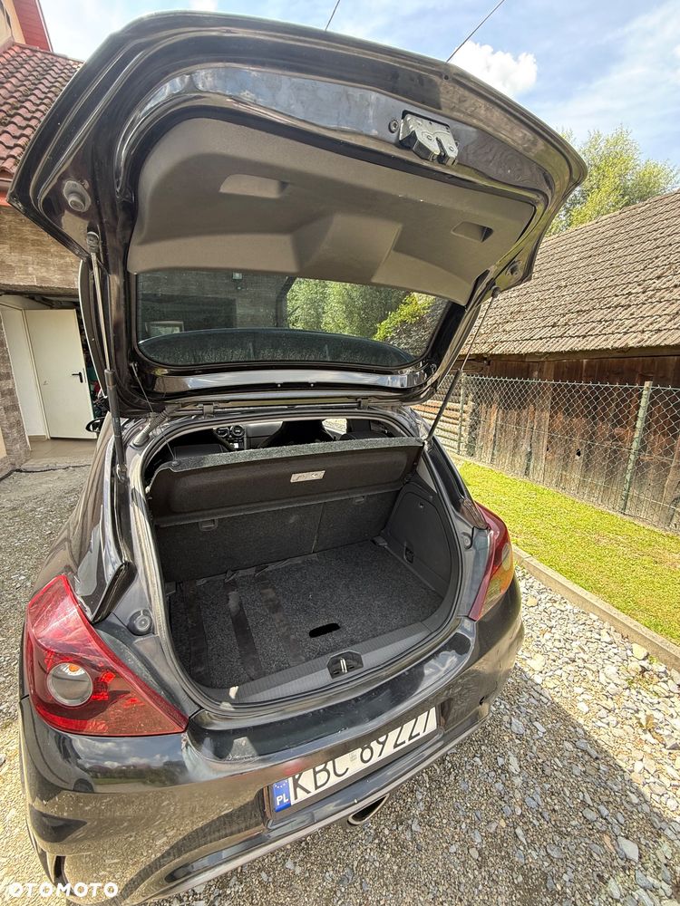 Opel Corsa 1.6T OPC - 6
