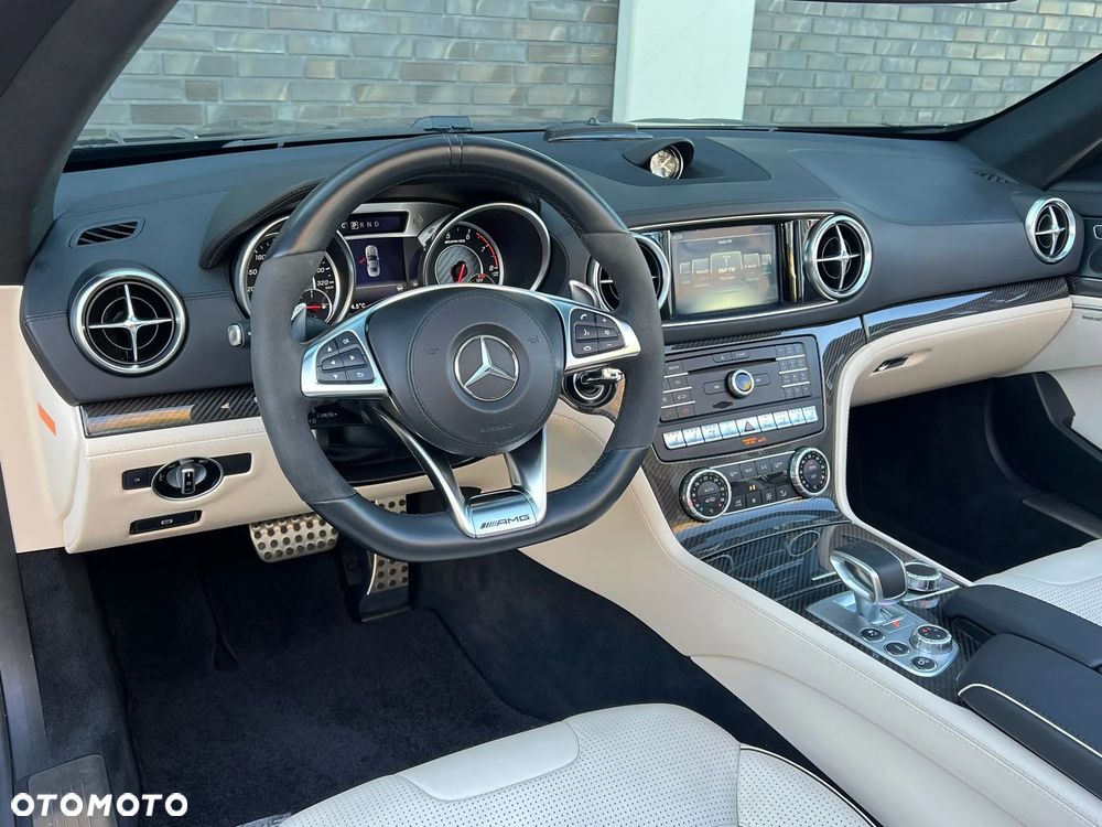 Mercedes-Benz SL 63 AMG - 28