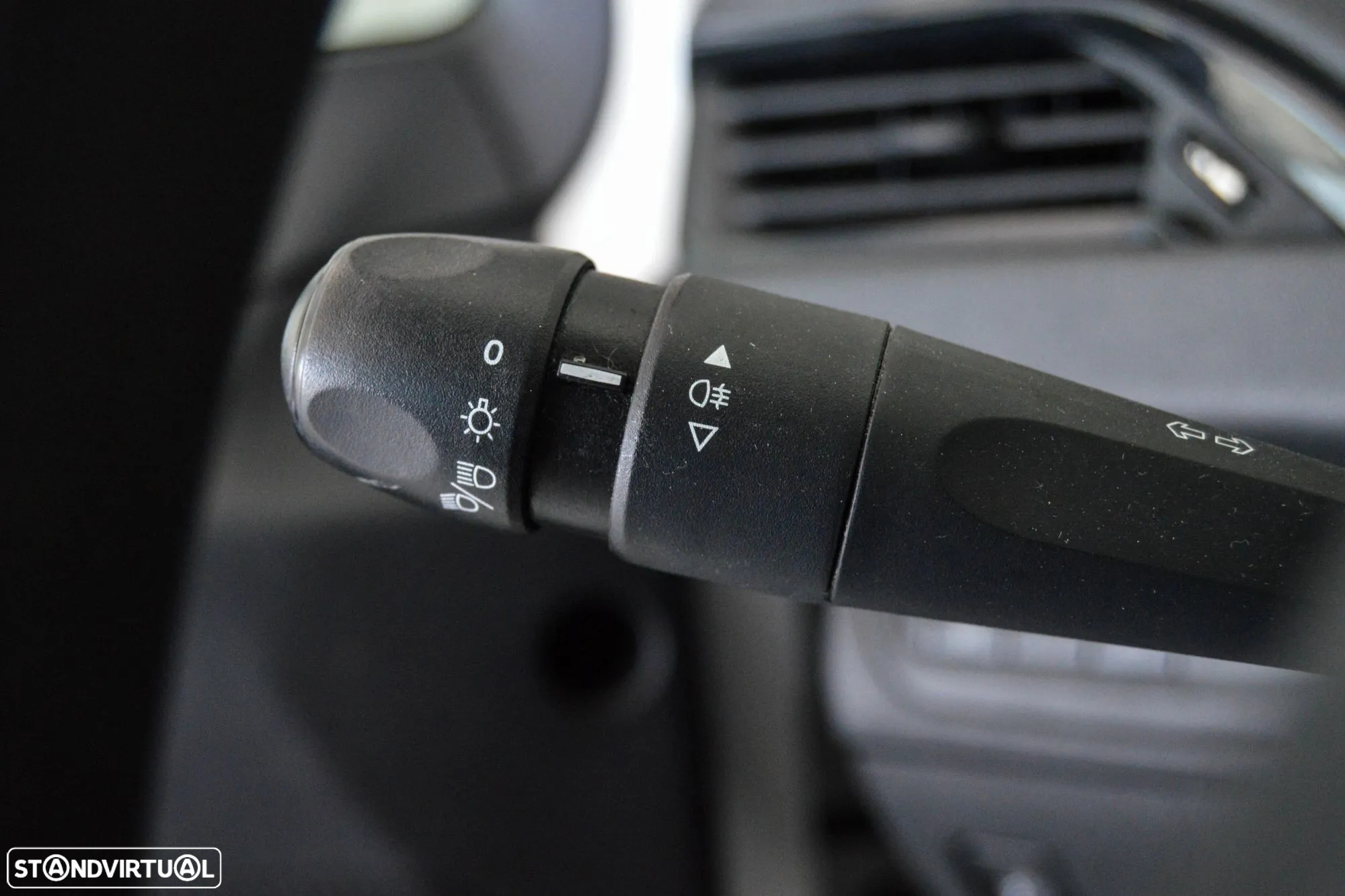 Peugeot 208 Van 1.5 BlueHDI 2L - IVA dedutível - 28