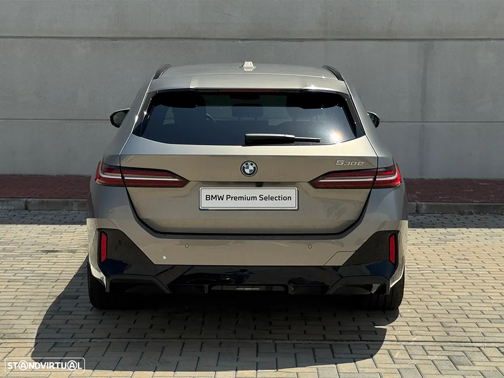 BMW 530 e Pack Desportivo M - 5