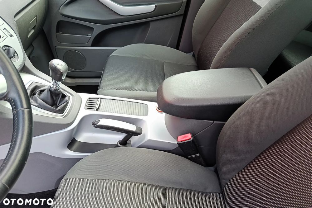 Ford Kuga 2.0 TDCi 4x4 Trend - 28