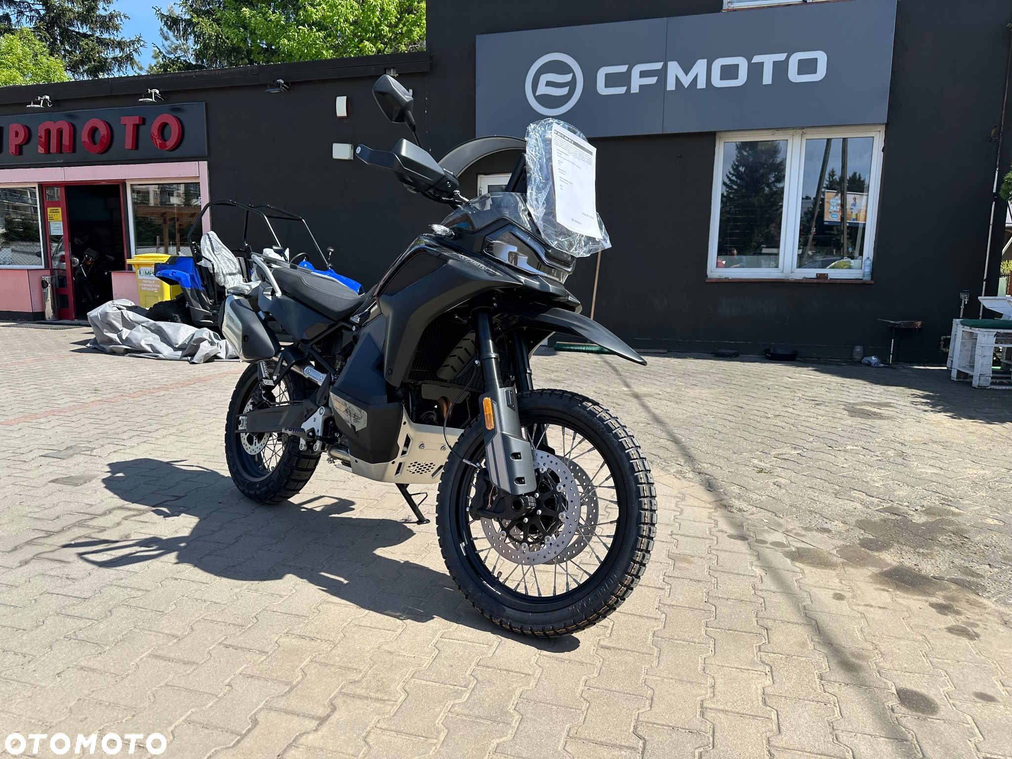 CFMoto MT - 10