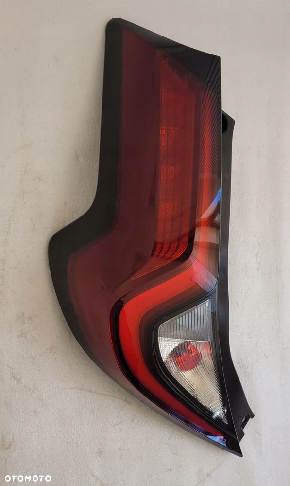 LAMPA LEWA TYLNA TYŁ TOYOTA AYGO X 2022- - 2