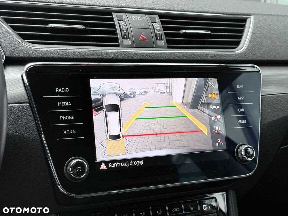 Skoda Superb 2.0 TDI SCR Style DSG - 37