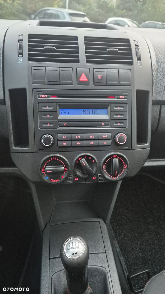 Volkswagen Polo - 11