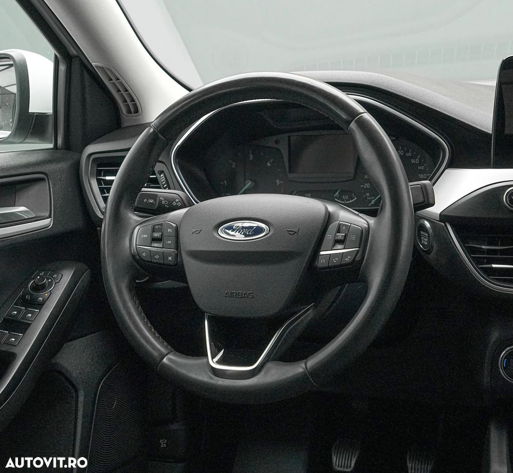 Ford Focus 1.0 EcoBoost Titanium Business - 16