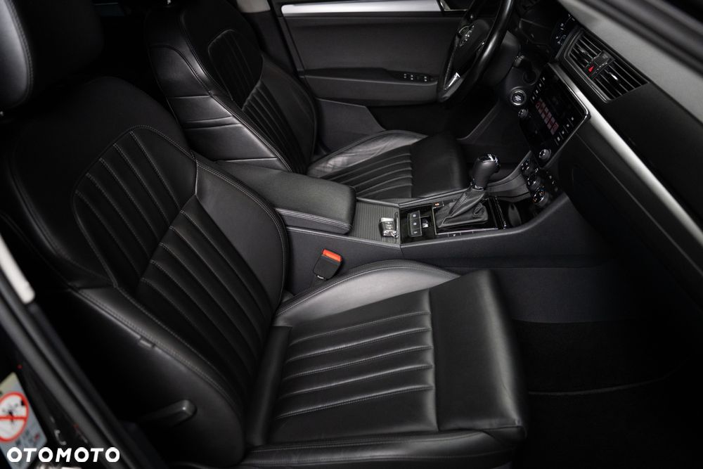 Skoda Superb 2.0 TDI DSG Premium Edition - 38