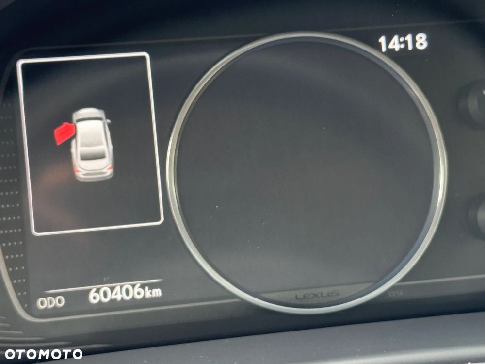 Lexus ES 300h Business Edition + - 18